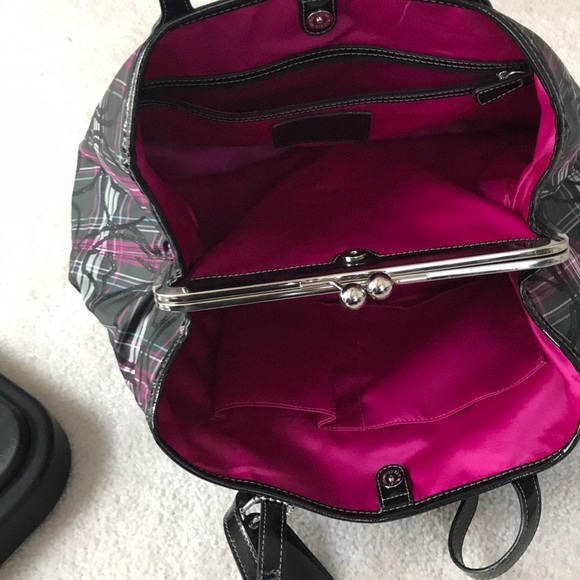 Barely used coach poppy collection purse - Picture 2 of 7